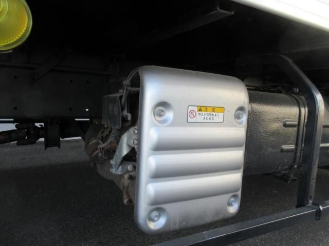 HINO DUTRO 2017 Image 31