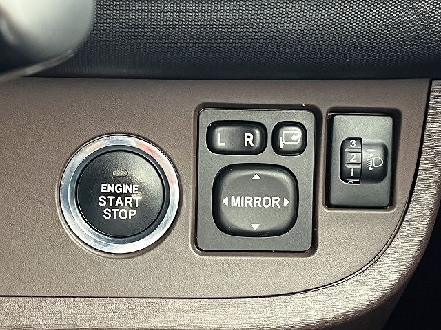 TOYOTA IQ 2009 Image 31