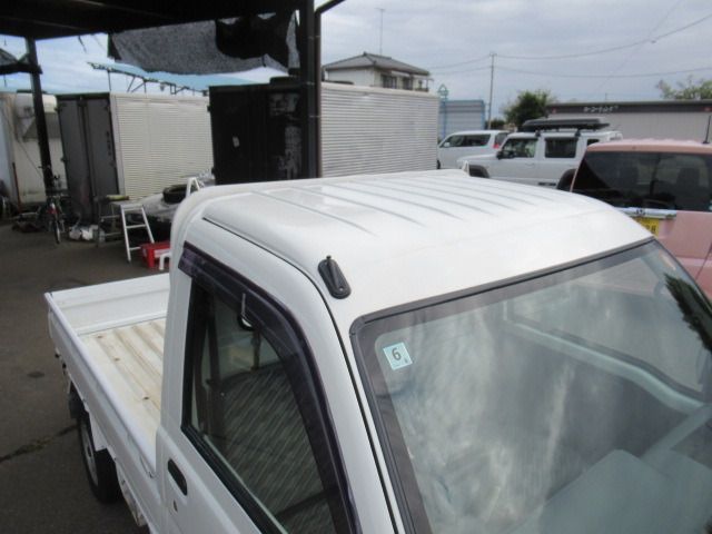 DAIHATSU HIJET TRUCK 4WD 2005 Image 31