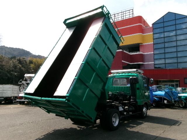 MITSUBISHI FUSOU FIGHTER 2011 Image 31