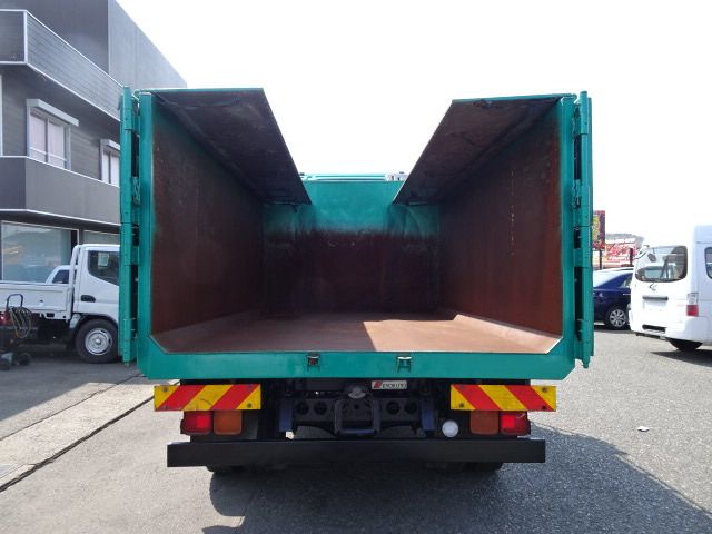 MITSUBISHI FUSOU FIGHTER 2011 Image 31