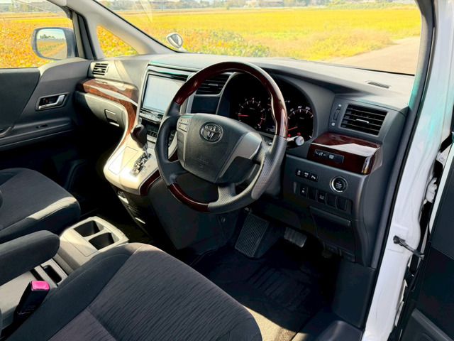 TOYOTA ALPHARD 2012 Image 31