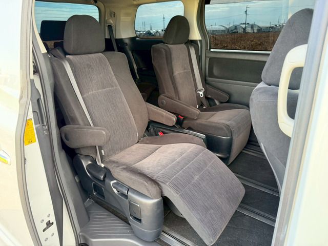 TOYOTA ALPHARD 2012 Image 31