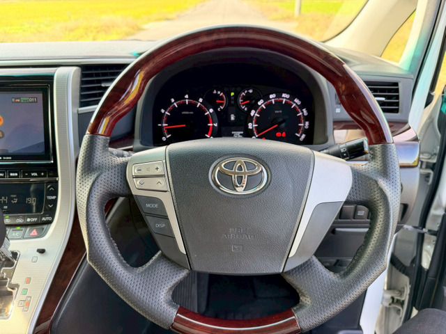 TOYOTA ALPHARD 2012 Image 31