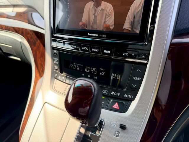 TOYOTA ALPHARD 2012 Image 31