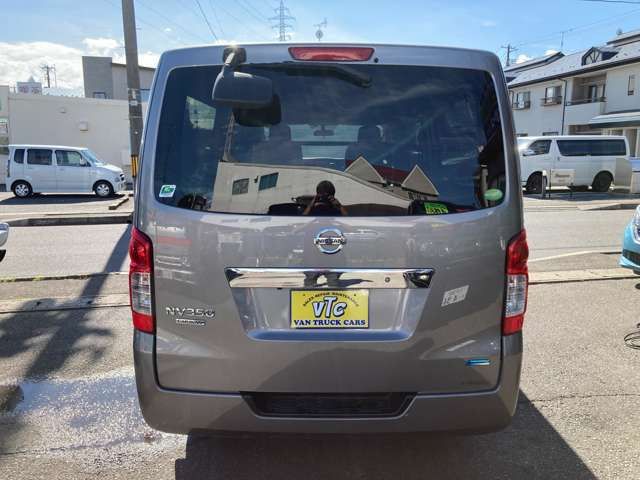 NISSAN NV350 CARAVAN 4WD 2015 Image 31