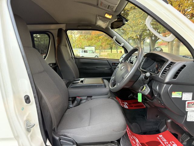 TOYOTA HIACE VAN 4WD 2014 Image 31