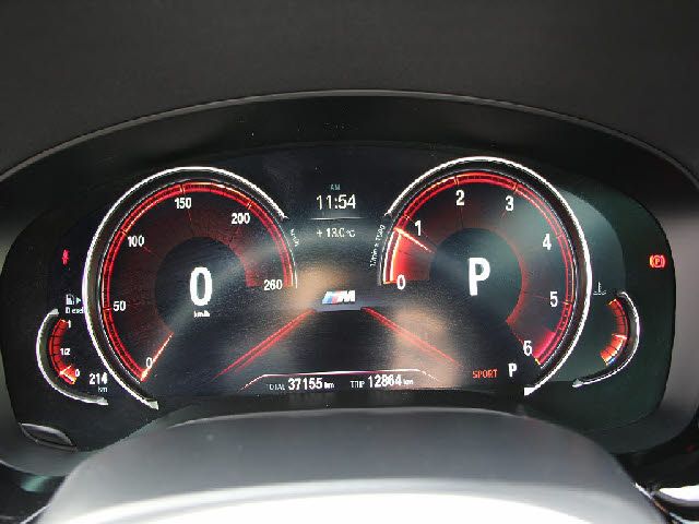 BMW 5SERIES SEDAN 2018 Image 31