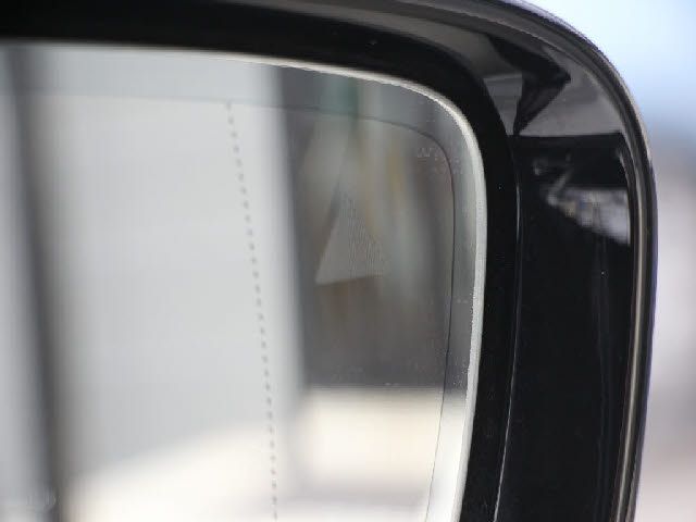 BMW 5SERIES SEDAN 2018 Image 31