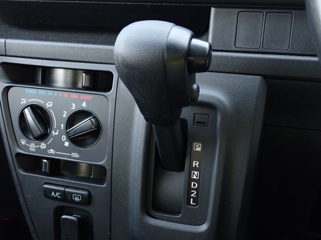 DAIHATSU HIJET CARGO 2019 Image 31