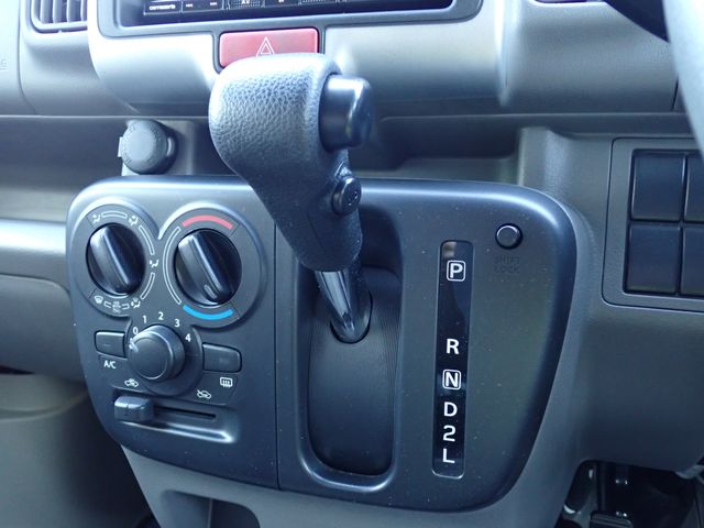 MAZDA SCRUM VAN 2020 Image 31