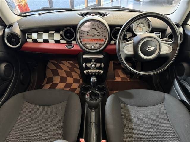 BMW MINI ONE 2010 Image 31