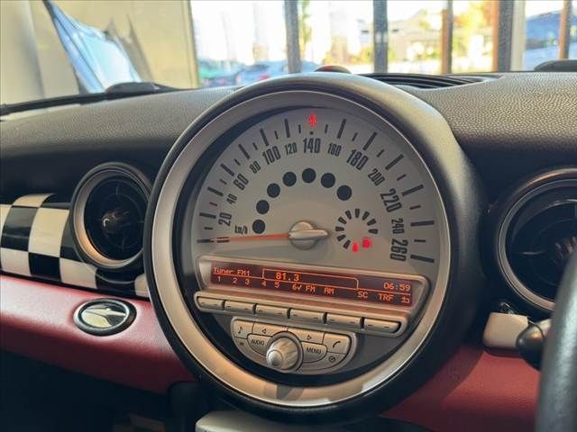 BMW MINI ONE 2010 Image 31