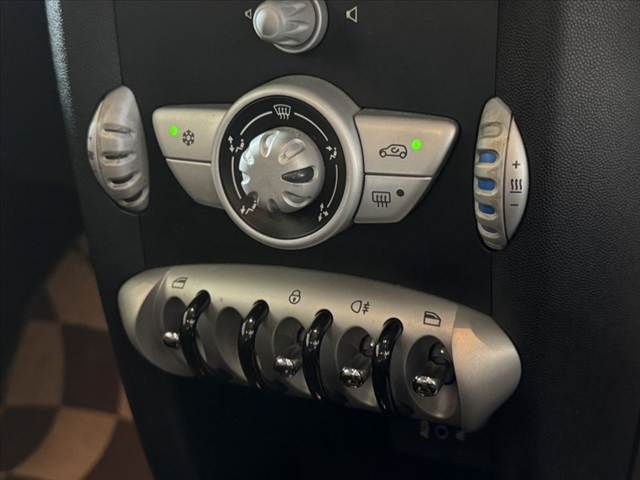 BMW MINI ONE 2010 Image 31