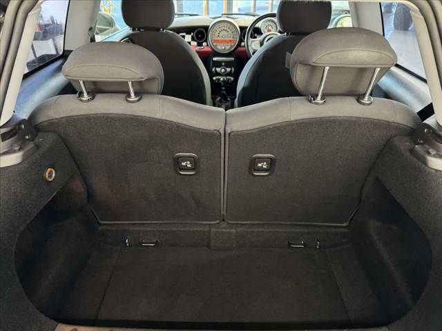 BMW MINI ONE 2010 Image 31