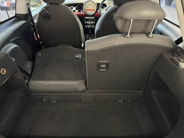 BMW MINI ONE 2010 Image 31