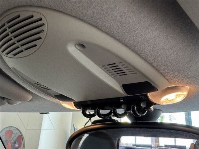 BMW MINI ONE 2010 Image 31