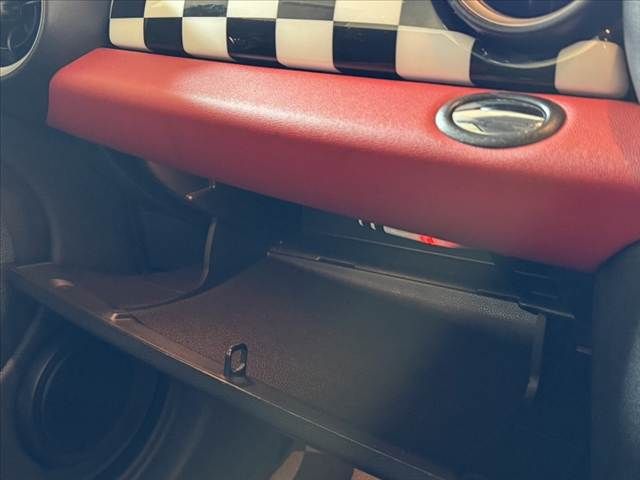 BMW MINI ONE 2010 Image 31