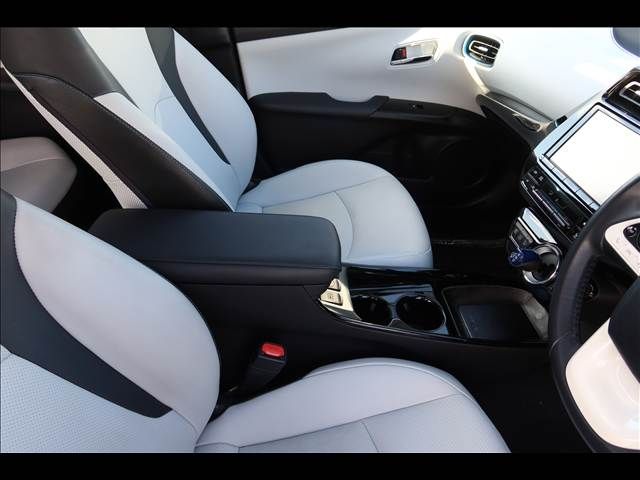 TOYOTA PRIUS 4WD 2016 Image 31