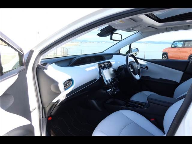 TOYOTA PRIUS 4WD 2016 Image 31