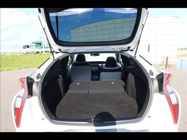 TOYOTA PRIUS 4WD 2016 Image 31