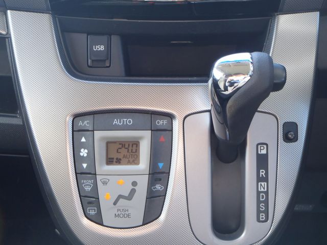 DAIHATSU MOVE CUSTOM 2014 Image 31