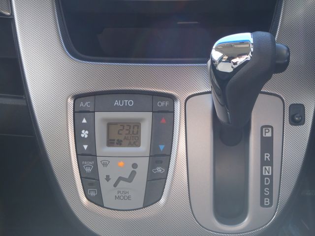 DAIHATSU MOVE CUSTOM 2014 Image 31