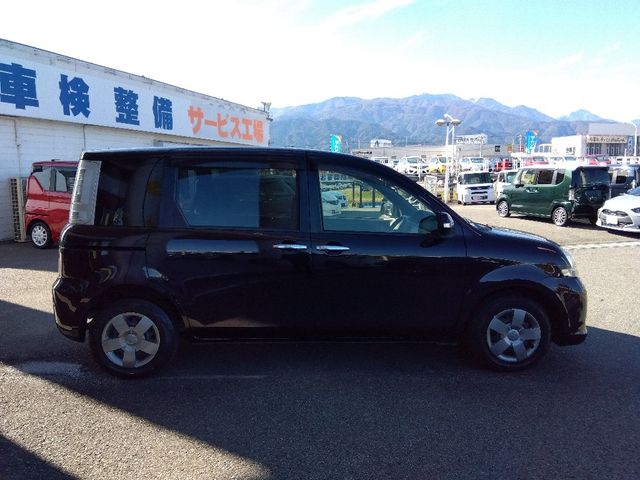 TOYOTA SIENTA 2013 Image 31