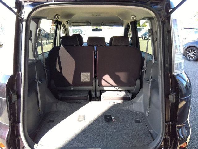 TOYOTA SIENTA 2013 Image 31