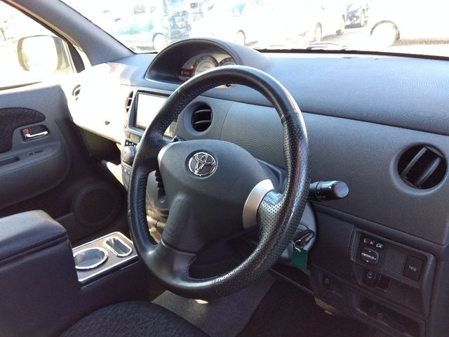 TOYOTA SIENTA 2013 Image 31