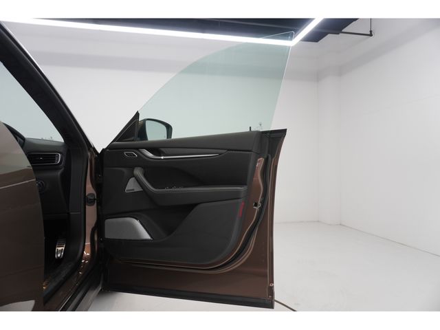 MASERATI LEVANTE 2020 Image 31