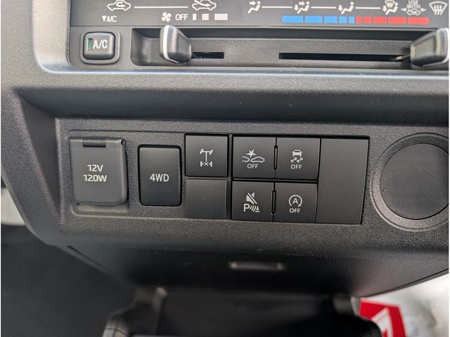 DAIHATSU HIJET TRUCK 4WD 2025 Image 31