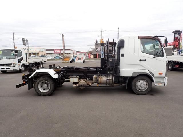 MITSUBISHI FUSOU FIGHTER 2012 Image 31