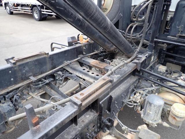 MITSUBISHI FUSOU FIGHTER 2012 Image 31