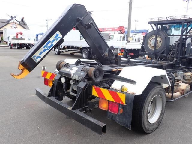 MITSUBISHI FUSOU FIGHTER 2012 Image 31