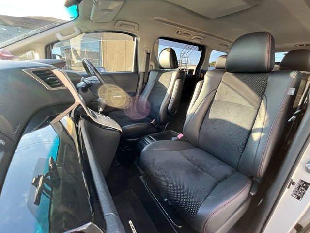 TOYOTA VELLFIRE 2014 Image 31