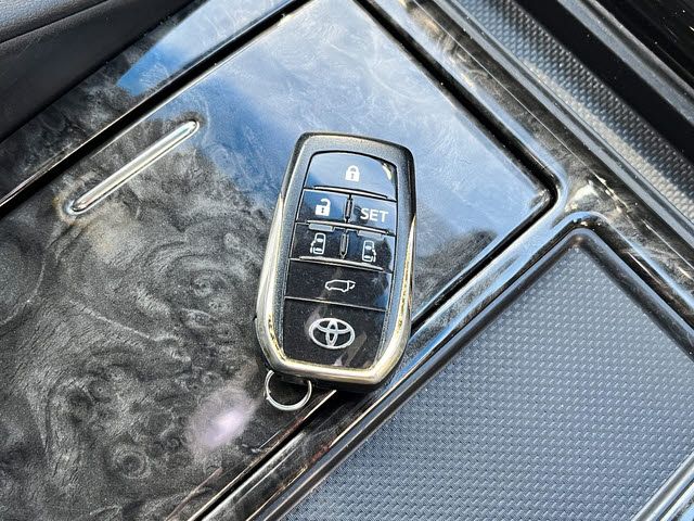 TOYOTA ALPHARD HYBRID 4WD 2022 Image 31