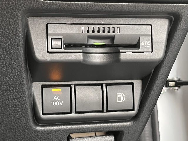 TOYOTA PRIUS 4WD 2023 Image 31