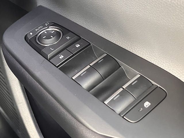 TOYOTA PRIUS 4WD 2023 Image 31