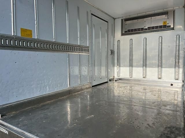 MITSUBISHI CANTER 2017 Image 31