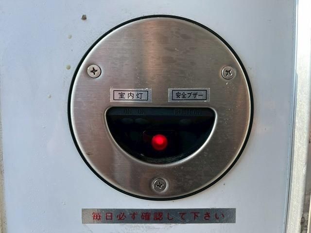 MITSUBISHI CANTER 2017 Image 31