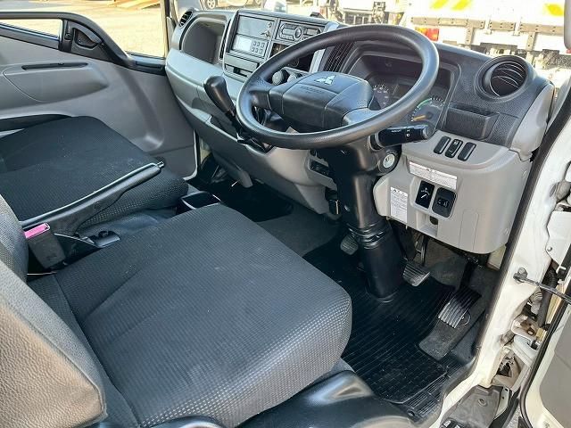 MITSUBISHI CANTER 2017 Image 31