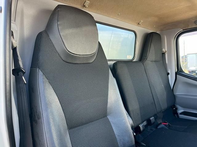 MITSUBISHI CANTER 2017 Image 31