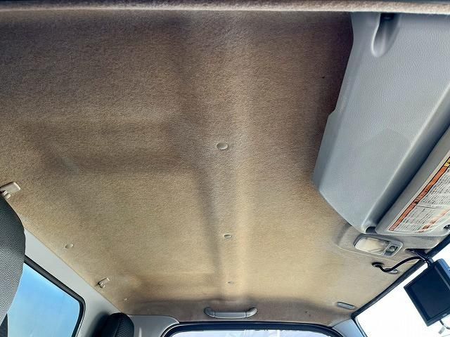 MITSUBISHI CANTER 2017 Image 31