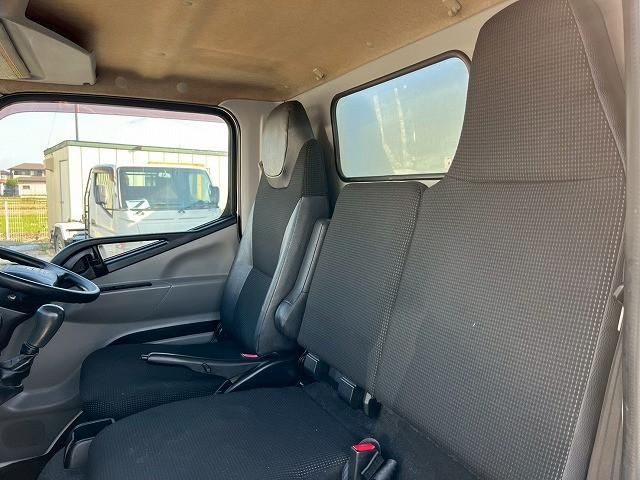 MITSUBISHI CANTER 2017 Image 31