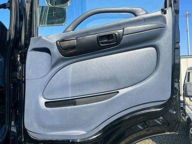 HINO PROFIA 2005 Image 31