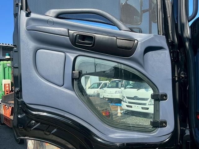 HINO PROFIA 2005 Image 31