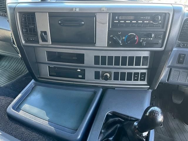 HINO PROFIA 2005 Image 31