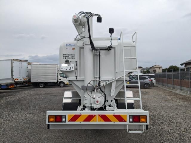 MITSUBISHI FUSOU FIGHTER 2025 Image 31