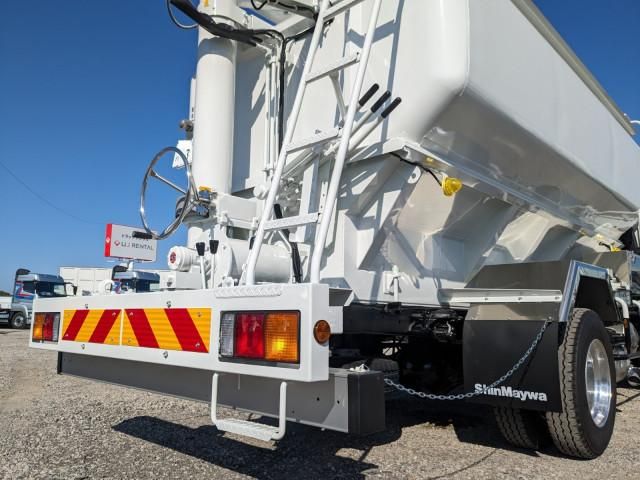 MITSUBISHI FUSOU FIGHTER 2025 Image 31